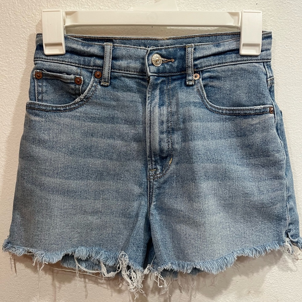 ✨American Eagle Highest Rise 90s Boyfriend Shorts Size 2 Distressed Denim✨